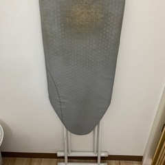 無料 大型アイロン台 スタンド式アイロン台 の画像