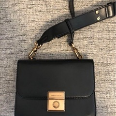 最終値下げ。ショルダーバッグ チャールズアンドキース