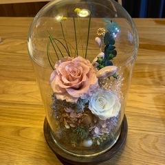 バラの置物  ブリザードフラワーかな？