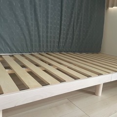 美品 セミダブル マットレスとベットフレームの画像