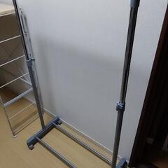 ③ハンガーラックの画像