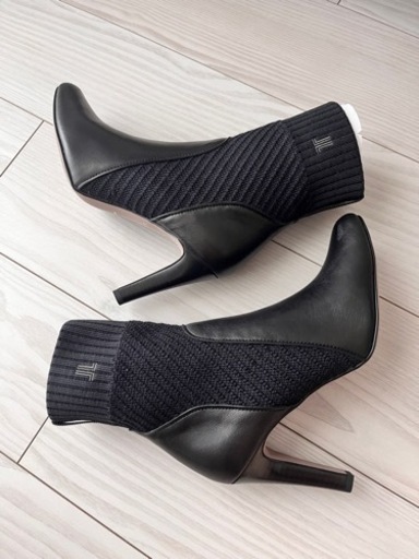 【新品】LANVIN COLLECTIONの黒のショートブーツ