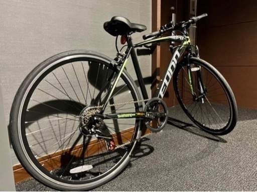 《未使用》自転車 クロスバイク シマノ製 700×28c【GT100】