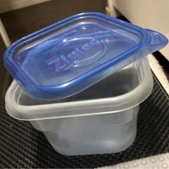 差し上げます　ジプロックコンテナ＆IKEA 角形　2個の画像