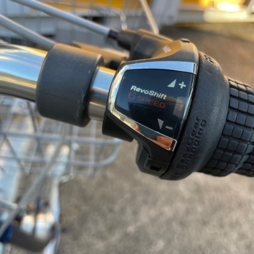 街乗り用自転車 27インチ オートライト 6段変速/カゴ/鍵付き