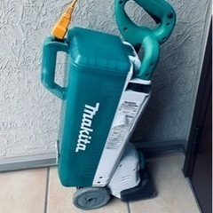 マキタ、電動コード式芝刈り機