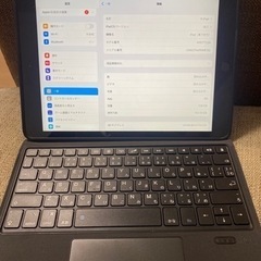 ipad 第7世代128GB (キーボードケース付き)の画像