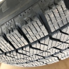 【さらに値下げ】スタッドレスタイヤ４本セットアルミホイール165/70R14 VRX2の画像