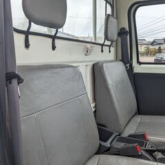 車検６年４月　4WD　エアコン　５速MT　サンバートラック　分割可！の画像
