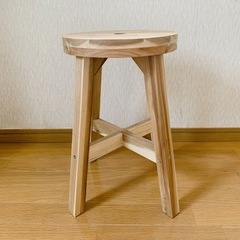 IKEA スツールの画像