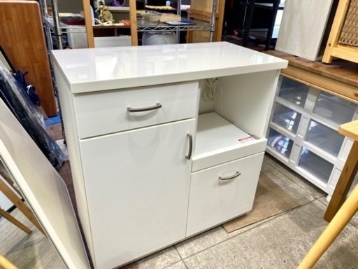 値下げ！【ニトリ】レンジボード 食器棚 キッチン収納 コンセント1口