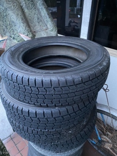 スタッドレス　14インチ　バリ山