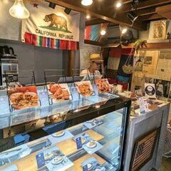 【本格アメリカンパイ専門店】チキン&コーンブレッド好評販売中！ 西麻布二丁目バス停徒歩２分 − 東京都