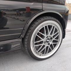 まるでBBS LMに見える シュティッヒレグザスM900 17インチ　5.5J 165/40R17 セット　センターキャップはBBS正規品です　タイヤ山約6部　ガリ傷多少有り　カラーも綺麗なホイールです。の画像