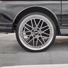 まるでBBS LMに見える シュティッヒレグザスM900 17インチ　5.5J 165/40R17 セット　センターキャップはBBS正規品です　タイヤ山約6部　ガリ傷多少有り　カラーも綺麗なホイールです。の画像