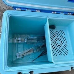 釣り　クーラーボックス　ケースの画像