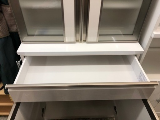 ホワイト食器棚