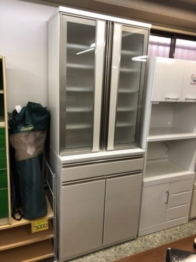 ホワイト食器棚