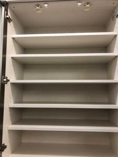 ホワイト食器棚
