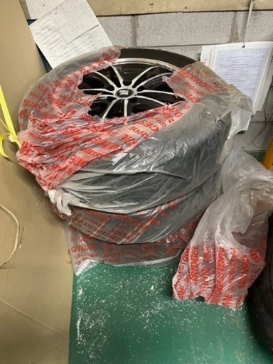 スタッドレスタイヤ&ホイール　215/60R17オフセット48