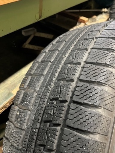 スタッドレスタイヤ&ホイール　215/60R17オフセット48