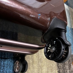 ブラウン スーツケース(タイヤゴム1ヶ所無し)の画像