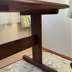 取引完了
⭐️テーブル➕チェアー2脚セットの画像