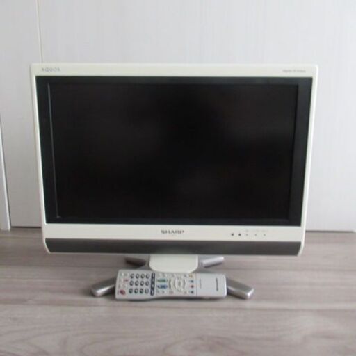 テレビ：SHARP　AQUOS　20V型 　液晶テレビ　ハイビジョン