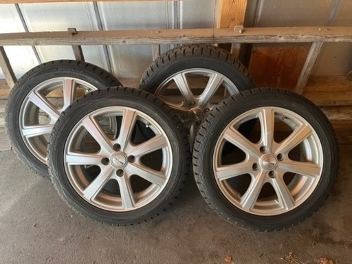 スタッドレスタイヤ　15インチアルミ付き