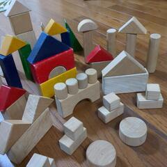 河合楽器知育玩具　木の積み木　コロコロ引っ張れる収納ケースつきの画像