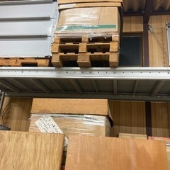 🔴お値下げしました🔴引き取り早い方に、お譲りさせて戴きますので、ご連絡下さい⭕️ンパネ大小厚みも色々あり木材あり木製パレットもあります値段交渉は、当日受けます。の画像