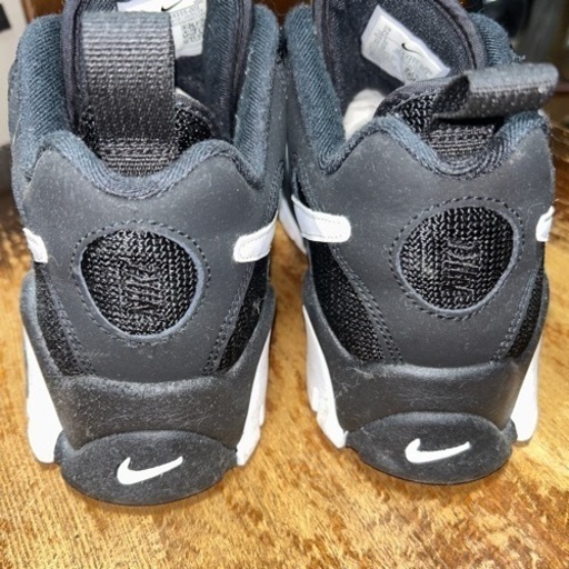 NIKE ナイキ　エアバラージ　ロー　25センチ