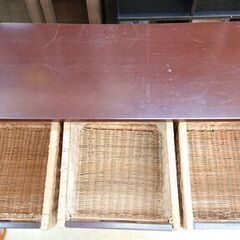 キャスター付き ラタンチェスト 籐 かご 引出し9杯 木製天板 横幅98cm 奥行37cm 高さ82cm ★買取帝国 志木店の画像
