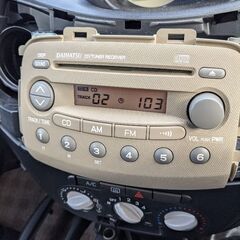 エッセ　純正オーディオ　CDデッキ　ダイハツ純正　ベージュの画像