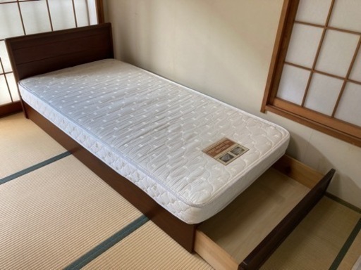 引き出し付きシングルベッド。値下げしました。
