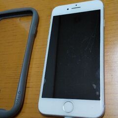 iPhone8本体とカバー付き【交渉成立済】の画像