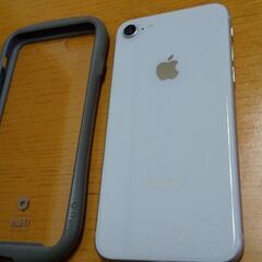 iPhone8本体とカバー付き【交渉成立済】の画像