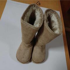 フェイク　ムートンブーツ 16cm ベージュ　2way　靴底難ありですが、外観　内側　美品！の画像
