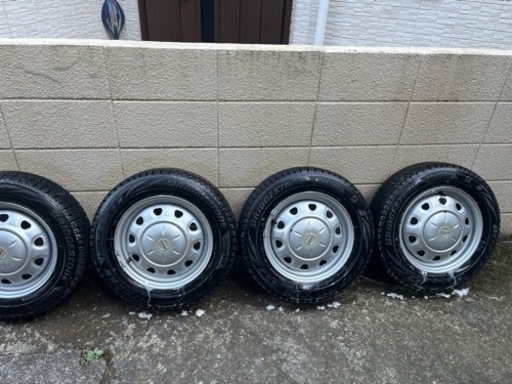 ブリヂストン　スタッドレスタイヤ　4本セット