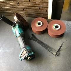 マキタ 18V  125mm　充電式 グラインダ GA504DN