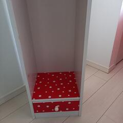 子供用収納ハンガーラックの画像