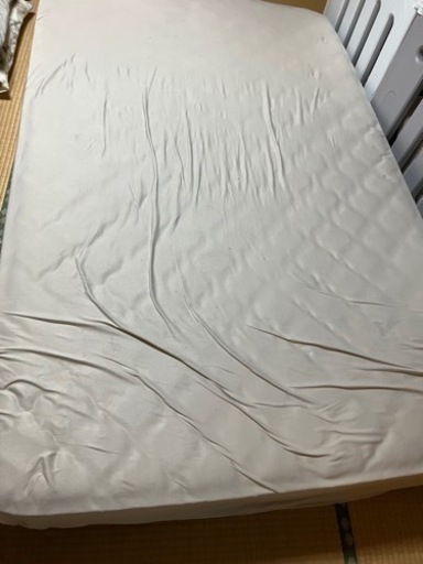 値下げしました。セミダブルマットレス、冷感シーツ付き