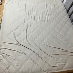 値下げしました。セミダブルマットレス、冷感シーツ付き
