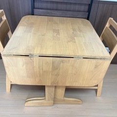 ダイニングテーブル、椅子2脚　(譲渡先決まりました)