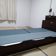 シングルベッド 引き出し付き＆照明の画像