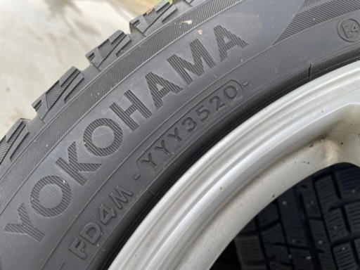 スタッドレスタイヤ　溝有り　YOKOHAMA アイスガード　ホイール付き