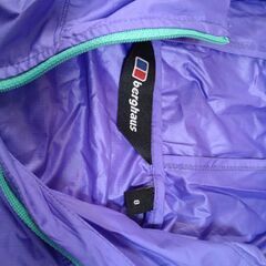 新品タグ付　berghaus 超軽量ナイロンジャケットの画像