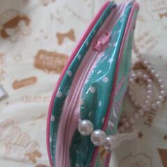 アリエルオシャレなバック　ポシェットの画像