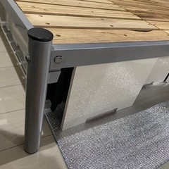 シングルベッドの骨組みの画像