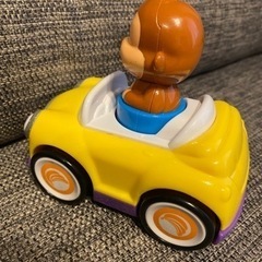 お猿のミニカーの画像